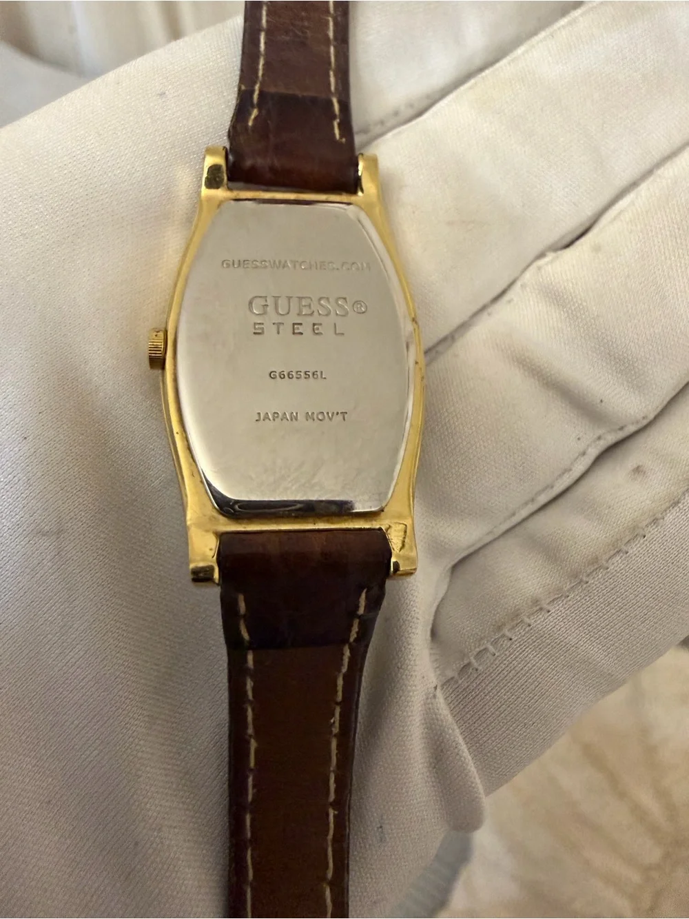 Vintage Guess Steel G66556L Womens Tonneau Gold Tone Watch Roman Dial